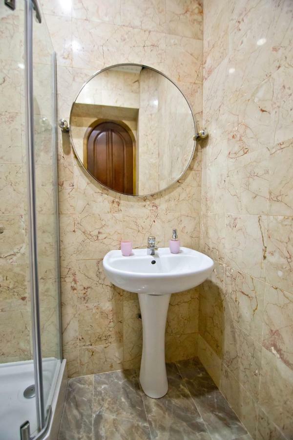 Apartment On Gorgiladze 25 Батуми Екстериор снимка