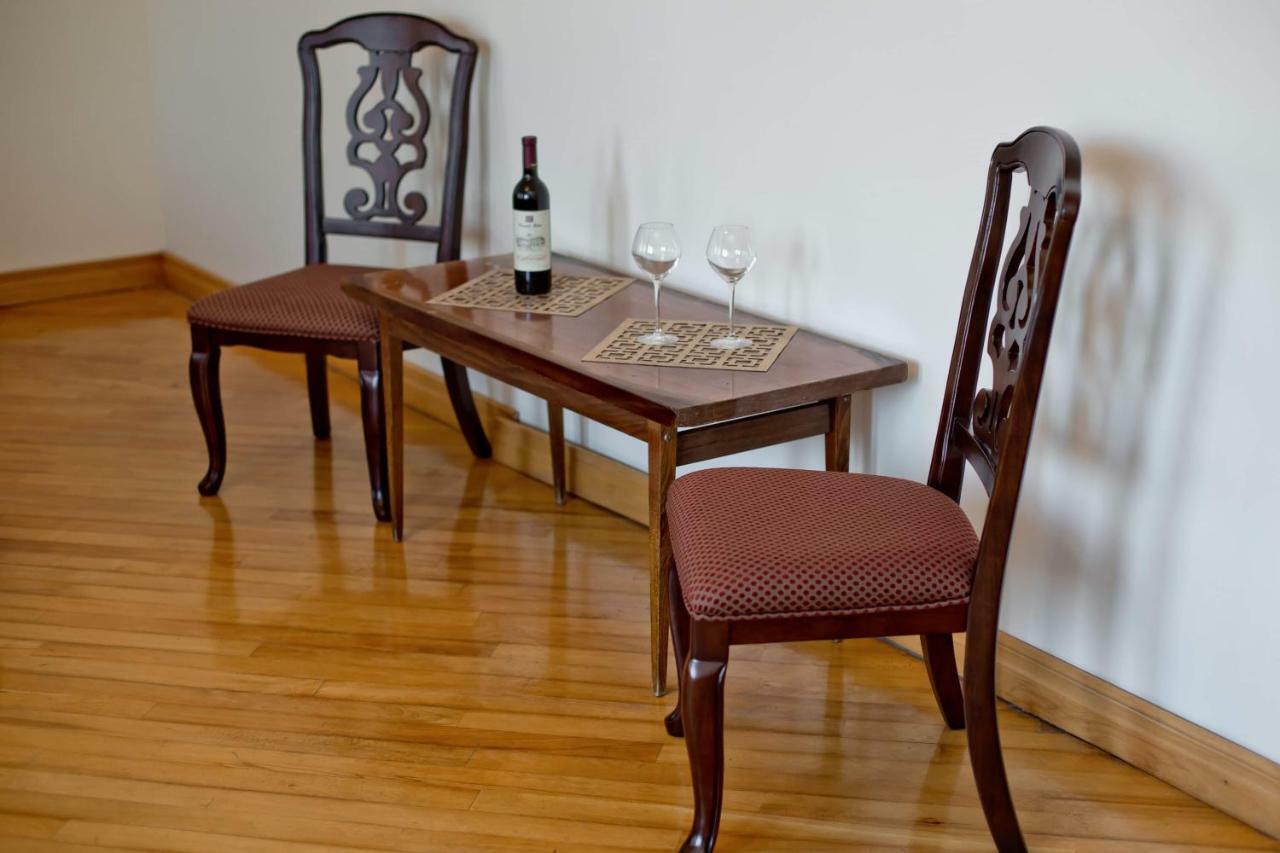Apartment On Gorgiladze 25 Батуми Екстериор снимка