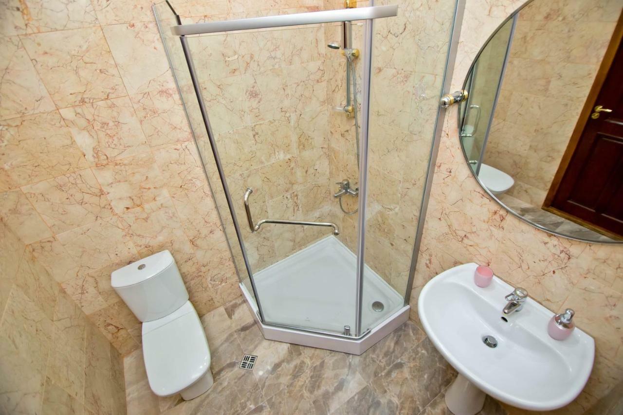 Apartment On Gorgiladze 25 Батуми Екстериор снимка