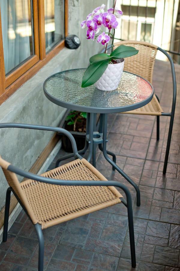 Apartment On Gorgiladze 25 Батуми Екстериор снимка