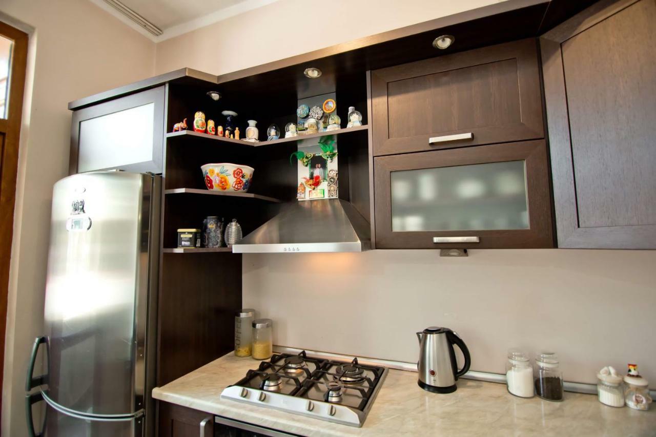Apartment On Gorgiladze 25 Батуми Екстериор снимка