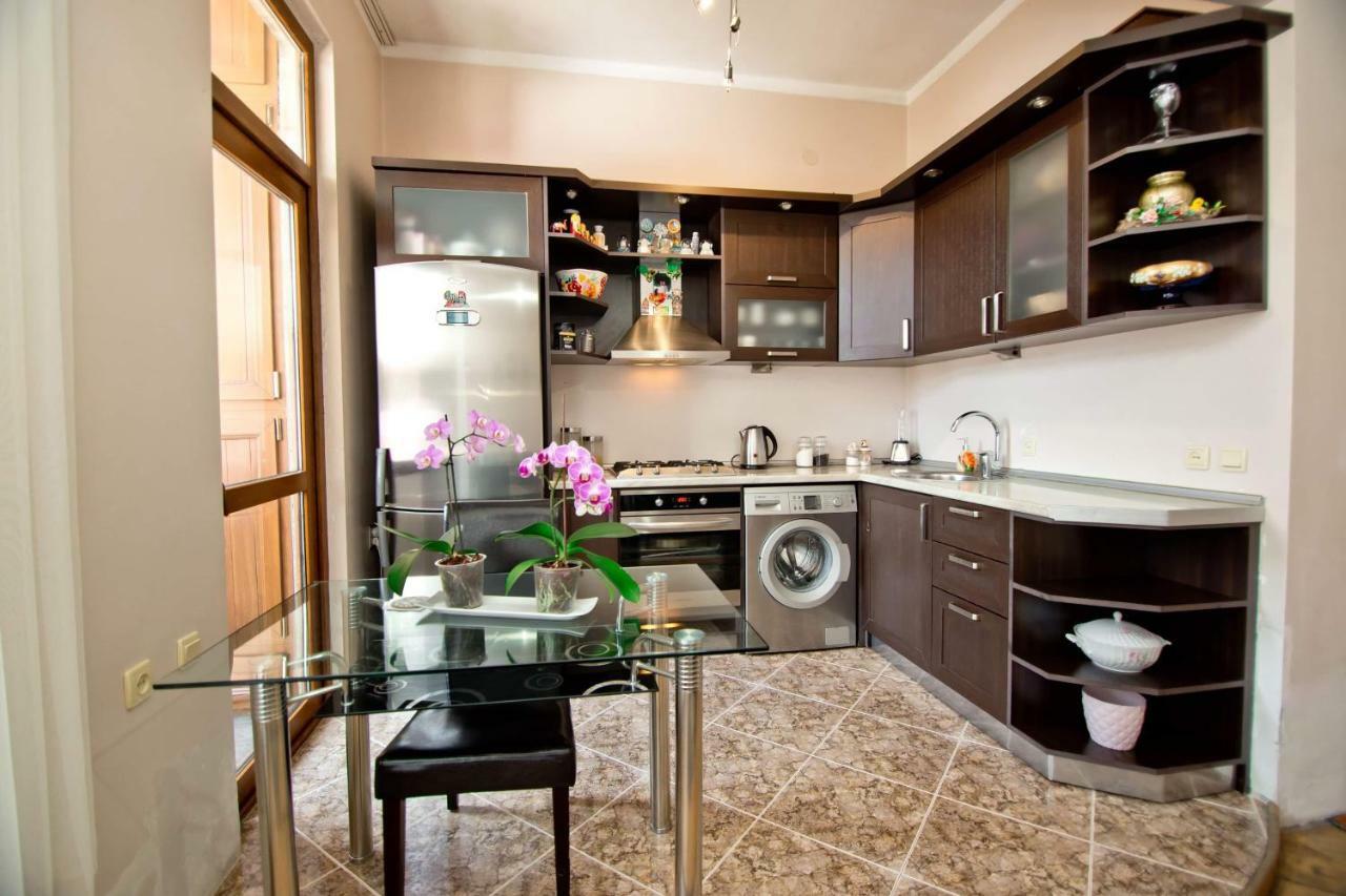 Apartment On Gorgiladze 25 Батуми Екстериор снимка