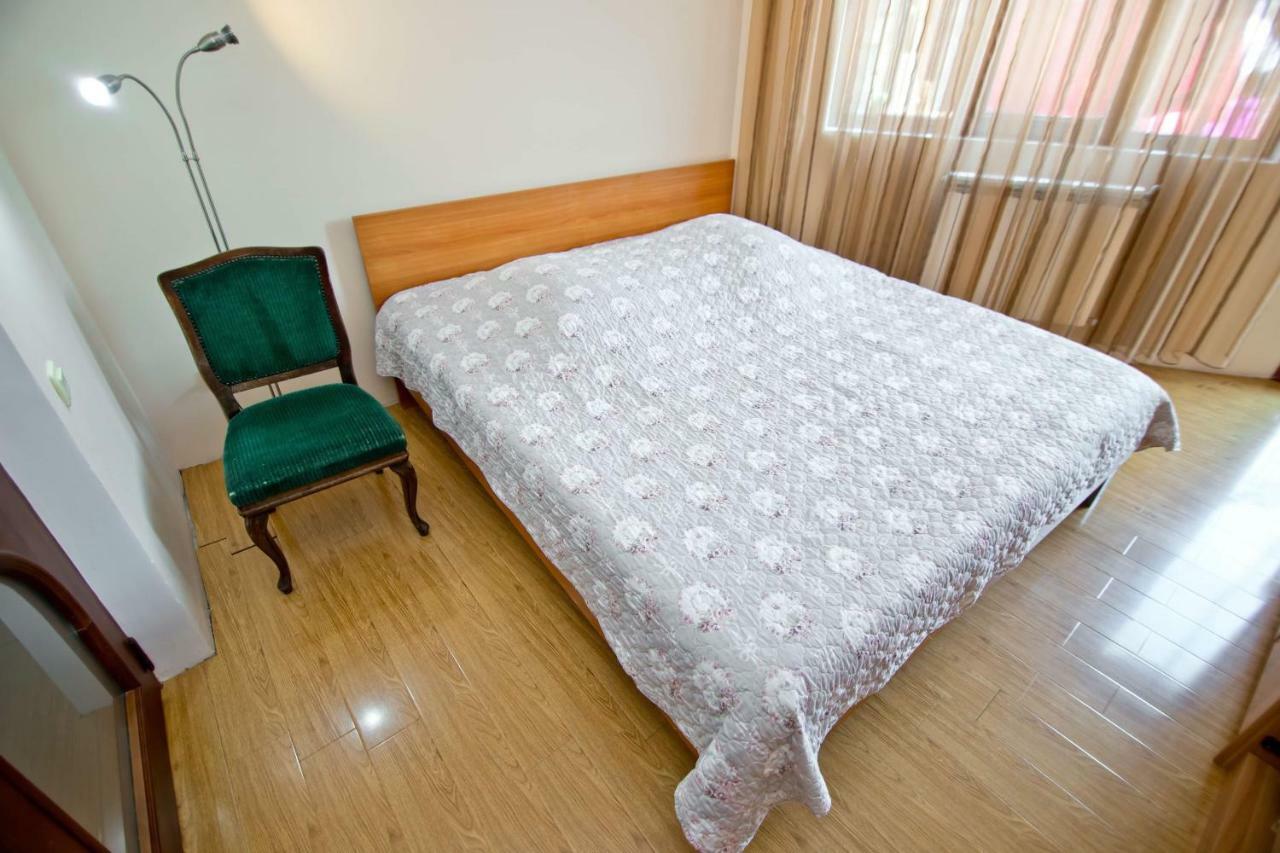 Apartment On Gorgiladze 25 Батуми Екстериор снимка