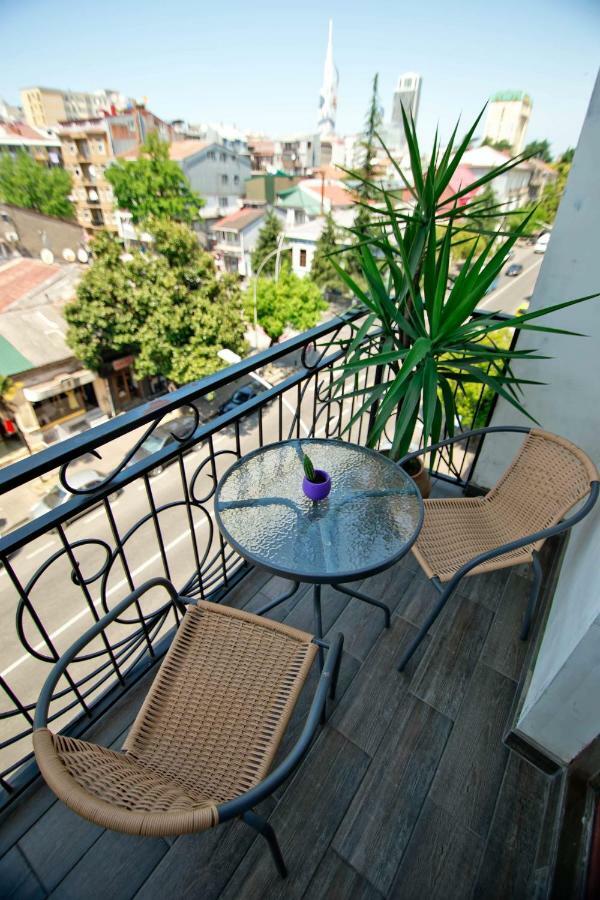 Apartment On Gorgiladze 25 Батуми Екстериор снимка